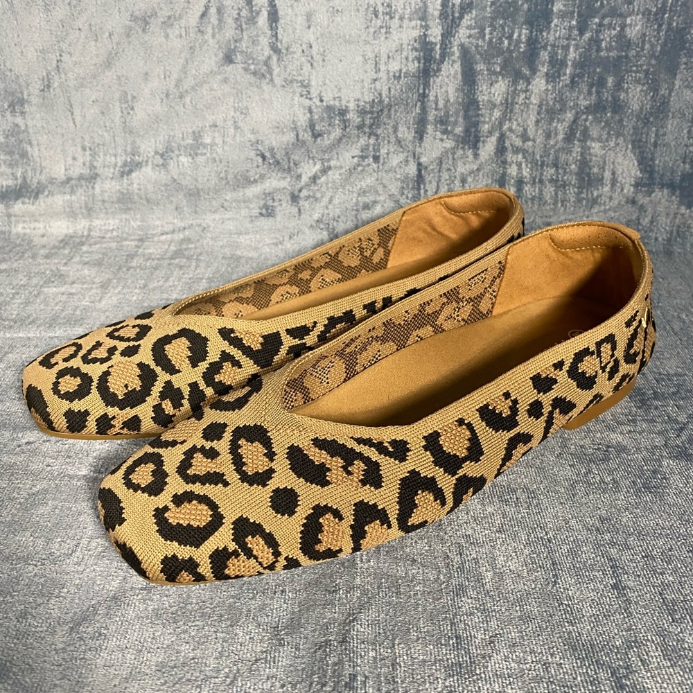 VIVAIA Square-Toe V-Cut Flats (Margot 2.0) SIZE 9.5